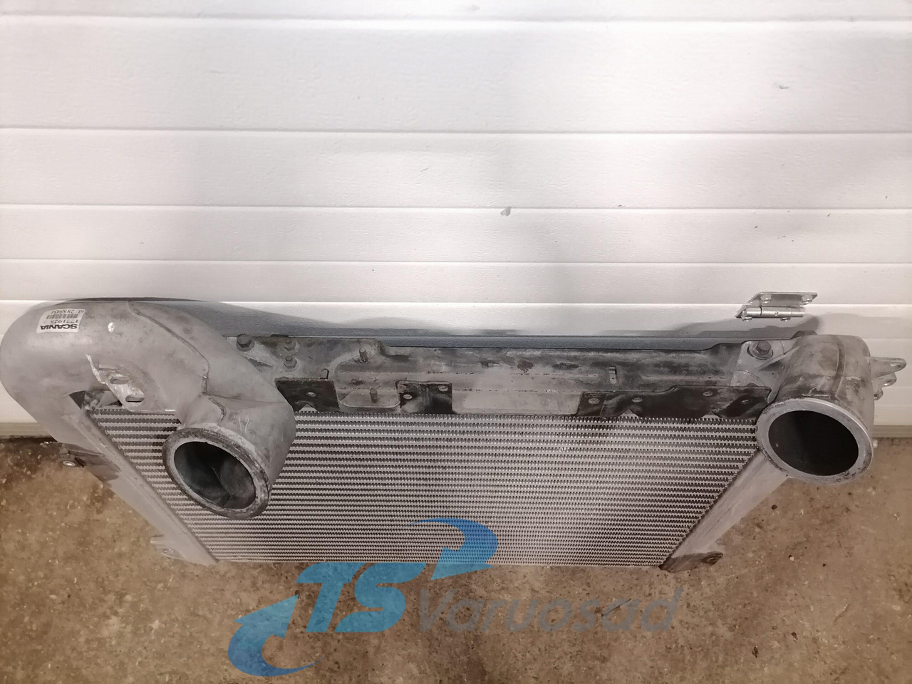 Scania Intercooler radiator 1766618 - Ftohësi i ndërmjetëm për Kamioni: foto 5 Scania Intercooler radiator 1766618 - Ftohësi i ndërmjetëm për Kamioni: foto 5