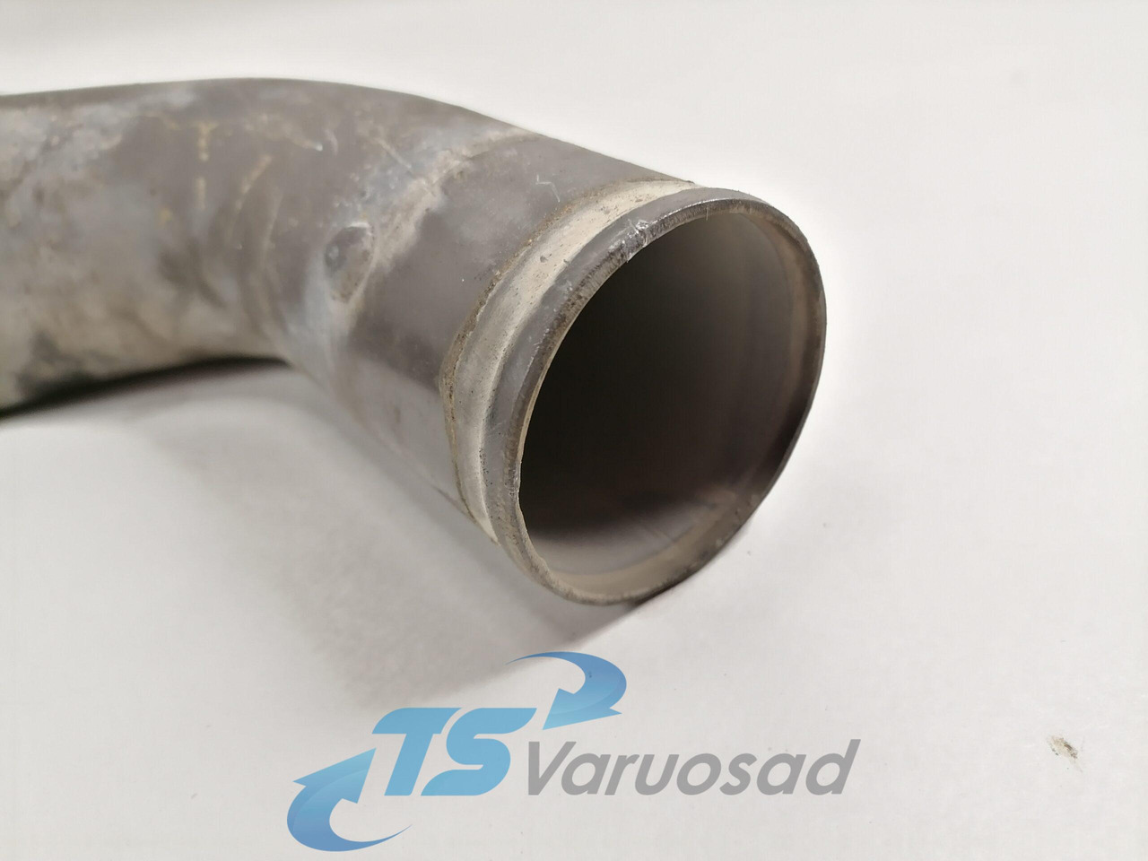 Scania Jahutusvedeliku toru, retarder 1889885 - Sistemi i ftohjes për Kamioni: foto 3 Scania Jahutusvedeliku toru, retarder 1889885 - Sistemi i ftohjes për Kamioni: foto 3