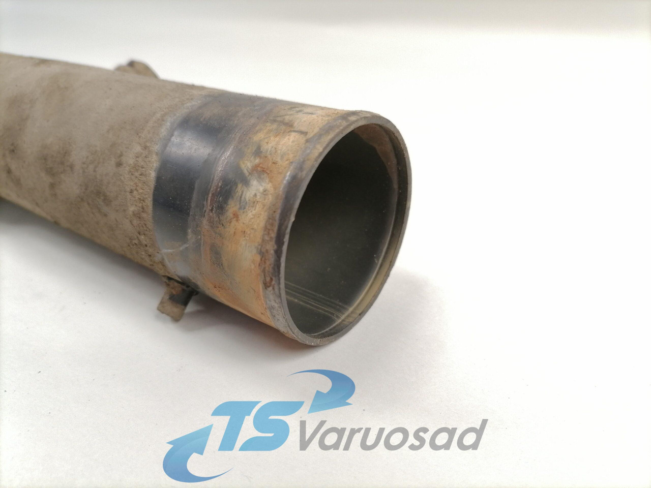 Scania Jahutusvedeliku toru, retarder 1889885 - Sistemi i ftohjes për Kamioni: foto 2 Scania Jahutusvedeliku toru, retarder 1889885 - Sistemi i ftohjes për Kamioni: foto 2