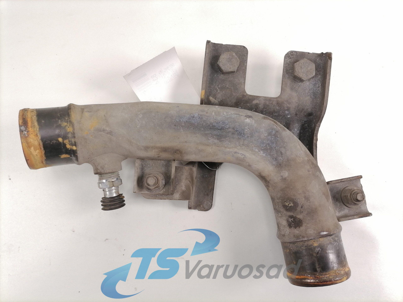 Scania Jahutusvedeliku toru, retarder 2018064 - Sistemi i ftohjes për Kamioni: foto 4 Scania Jahutusvedeliku toru, retarder 2018064 - Sistemi i ftohjes për Kamioni: foto 4