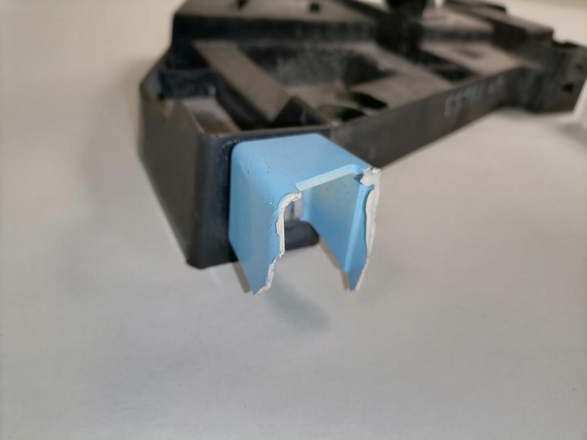 Scania Kabiini tuulesuunaja kandur 2326969 - Aerodinamikë/ Kuadër i drejtimit të tërthortë për Kamioni: foto 2 Scania Kabiini tuulesuunaja kandur 2326969 - Aerodinamikë/ Kuadër i drejtimit të tërthortë për Kamioni: foto 2