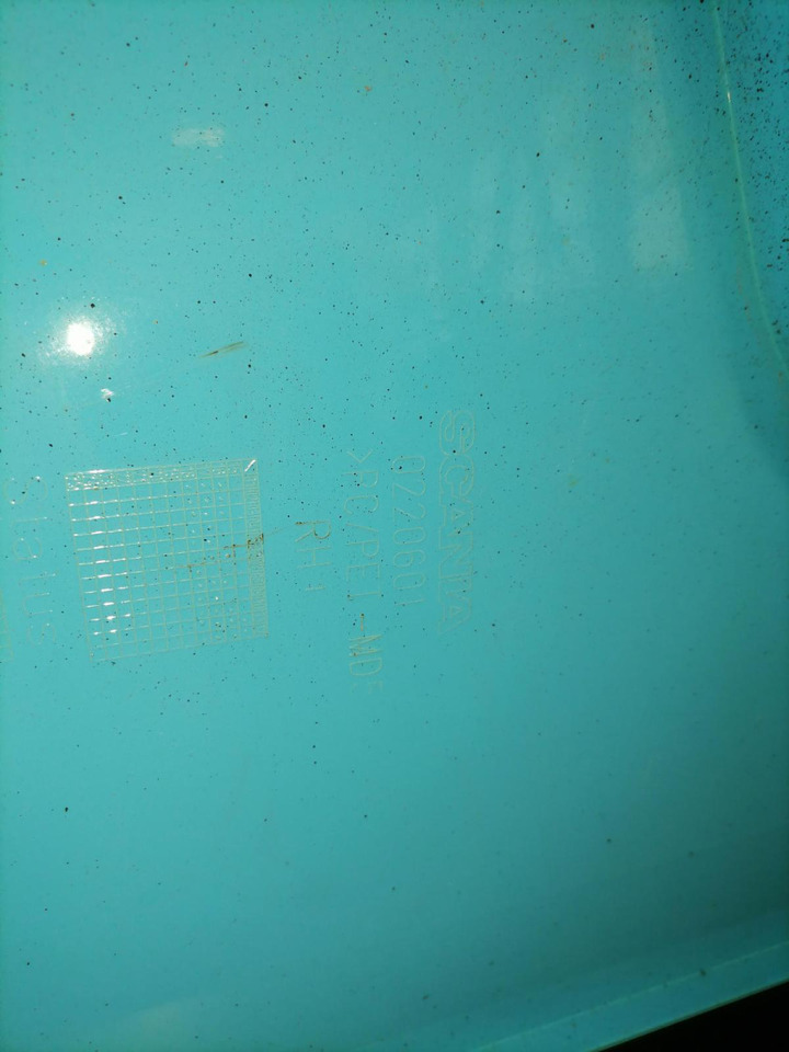 Scania Kabiini tuulesuunaja, parem külg 2978956 - Aerodinamikë/ Kuadër i drejtimit të tërthortë për Kamioni: foto 3 Scania Kabiini tuulesuunaja, parem külg 2978956 - Aerodinamikë/ Kuadër i drejtimit të tërthortë për Kamioni: foto 3