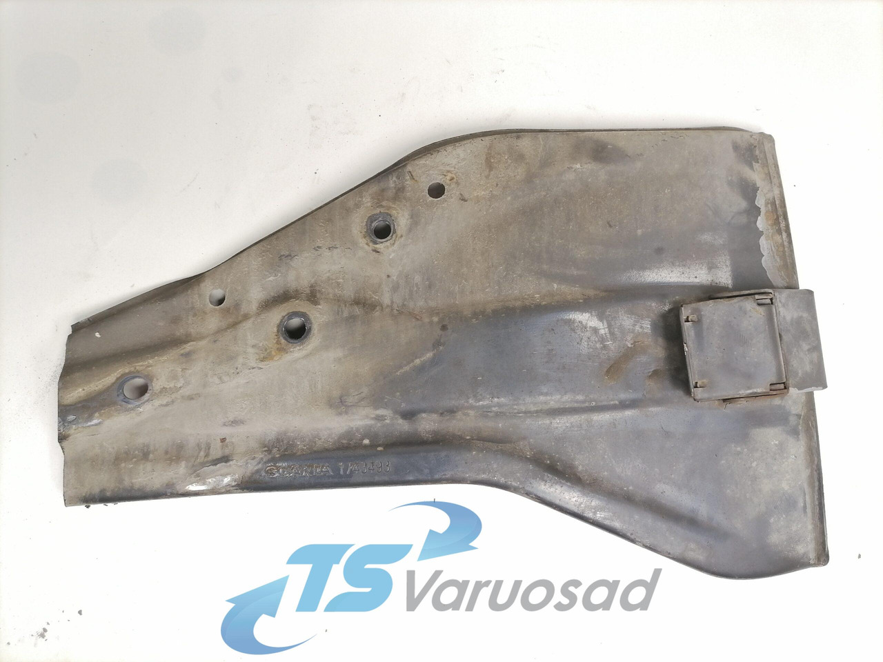 Scania Mudguard bracket 1743493 - Pjesa universale për Kamioni: foto 1 Scania Mudguard bracket 1743493 - Pjesa universale për Kamioni: foto 1