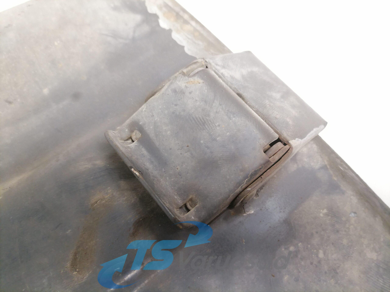 Scania Mudguard bracket 1743493 - Pjesa universale për Kamioni: foto 3 Scania Mudguard bracket 1743493 - Pjesa universale për Kamioni: foto 3
