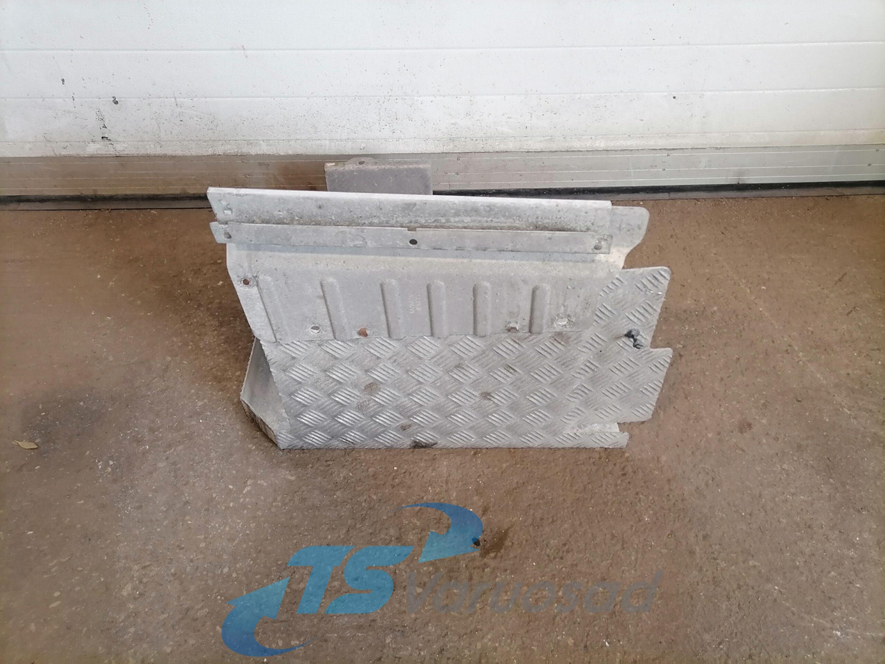 Scania Muffler cover 2191427 - Zhurmëmbytësi për Kamioni: foto 2 Scania Muffler cover 2191427 - Zhurmëmbytësi për Kamioni: foto 2