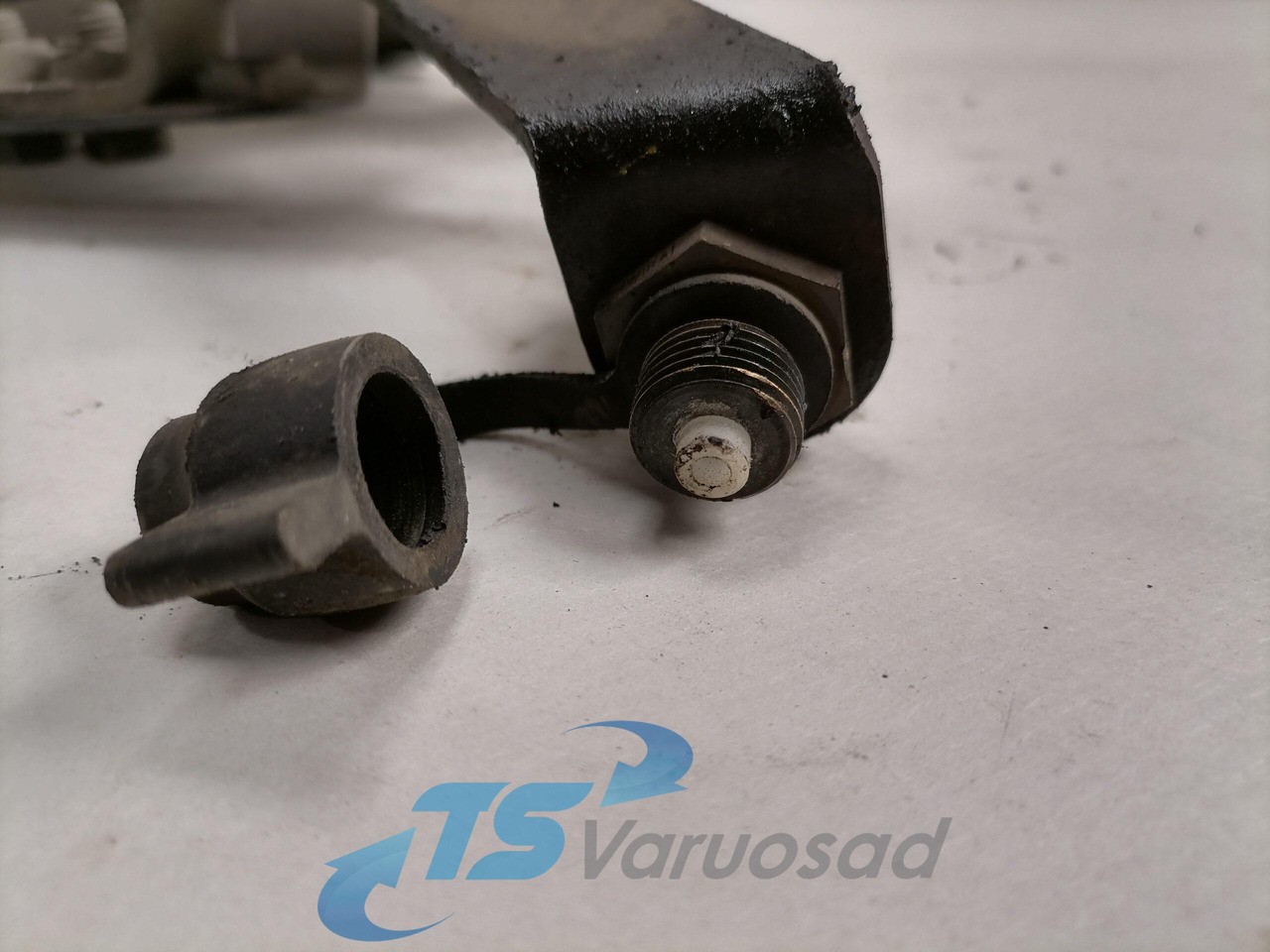 Scania Roolisüsteemi õlimahuti kandur 1446713 - Tubi i sistemit të drejtimit për Kamioni: foto 4 Scania Roolisüsteemi õlimahuti kandur 1446713 - Tubi i sistemit të drejtimit për Kamioni: foto 4