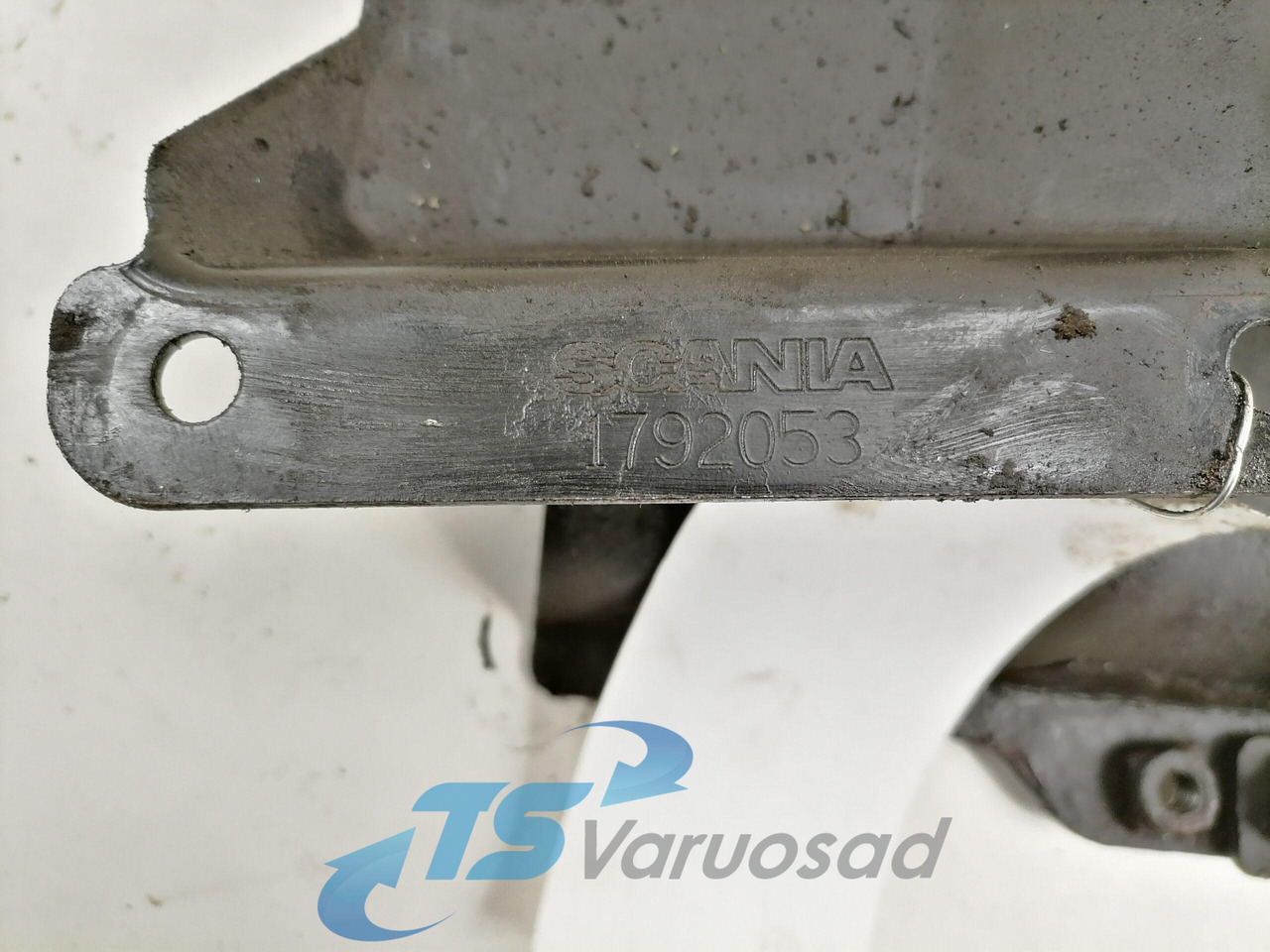 Scania Roolisüsteemi õlimahuti kandur 1792053 - Tubi i sistemit të drejtimit për Kamioni: foto 2 Scania Roolisüsteemi õlimahuti kandur 1792053 - Tubi i sistemit të drejtimit për Kamioni: foto 2