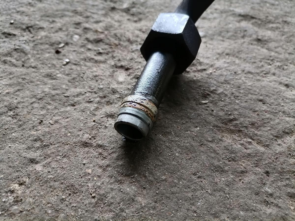 Scania Roolisüsteemi õlitoru 2130330 - Tubi i sistemit të drejtimit për Kamioni: foto 4 Scania Roolisüsteemi õlitoru 2130330 - Tubi i sistemit të drejtimit për Kamioni: foto 4