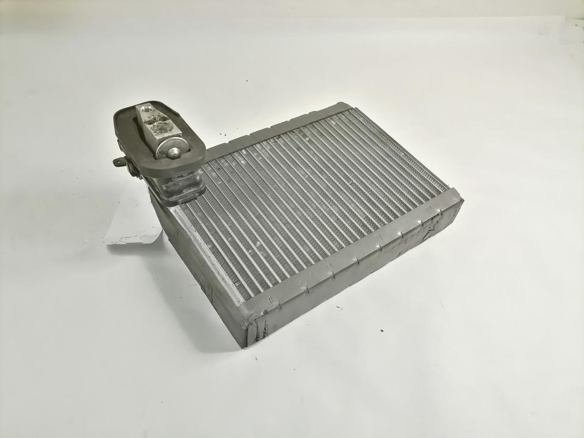 Scania Salongi kliima radiaator 2879041 - Pjesa universale për Kamioni: foto 2 Scania Salongi kliima radiaator 2879041 - Pjesa universale për Kamioni: foto 2