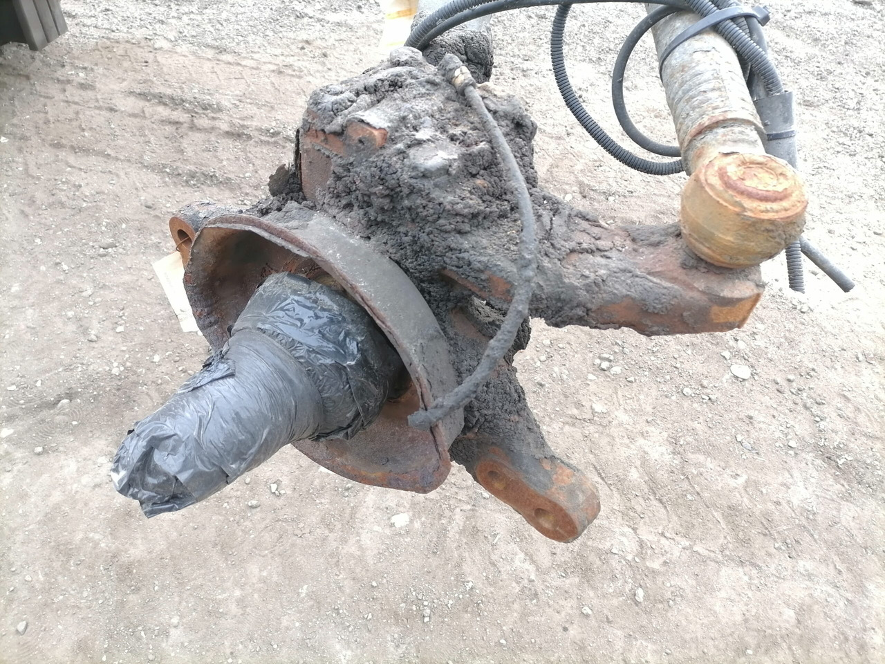 Scania Steering knuckle 1895937 - Bosht dhe pjesë këmbimi për Kamioni: foto 1 Scania Steering knuckle 1895937 - Bosht dhe pjesë këmbimi për Kamioni: foto 1