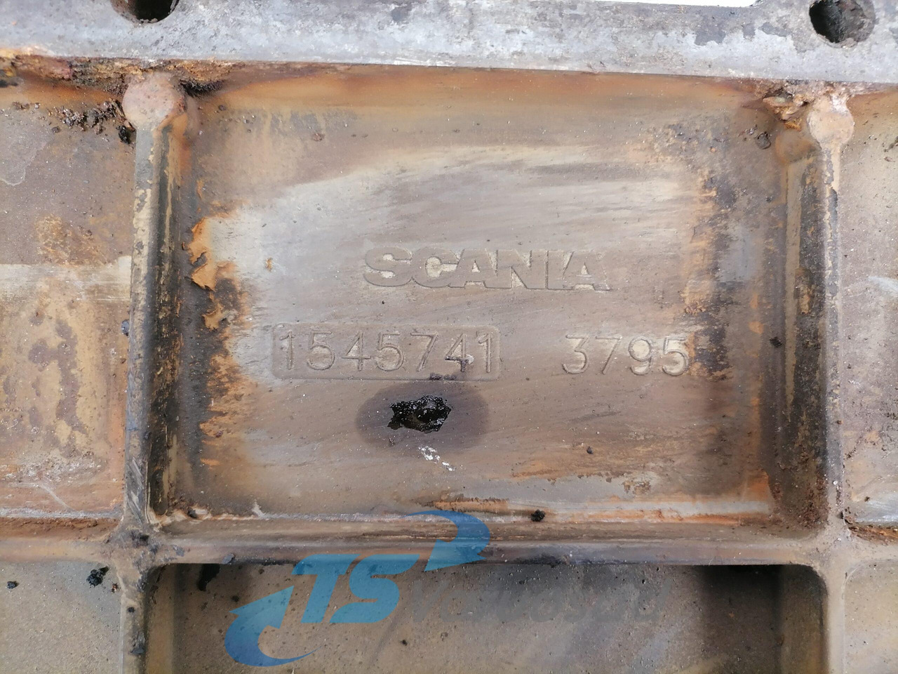 Scania engine side cover 1545741 - Motori dhe pjesë këmbimi për Kamioni: foto 3 Scania engine side cover 1545741 - Motori dhe pjesë këmbimi për Kamioni: foto 3