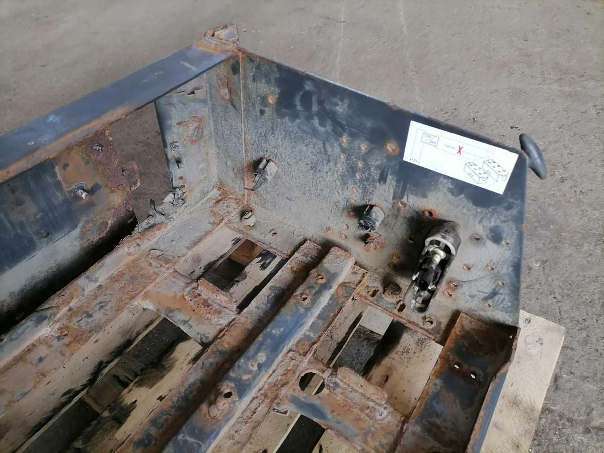 Volvo Battery box 82242298 - Bateria për Kamioni: foto 4 Volvo Battery box 82242298 - Bateria për Kamioni: foto 4