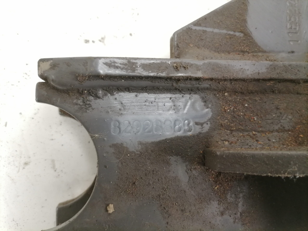 Volvo Bumper bracket 82928883 - Parakolp për Kamioni: foto 4 Volvo Bumper bracket 82928883 - Parakolp për Kamioni: foto 4