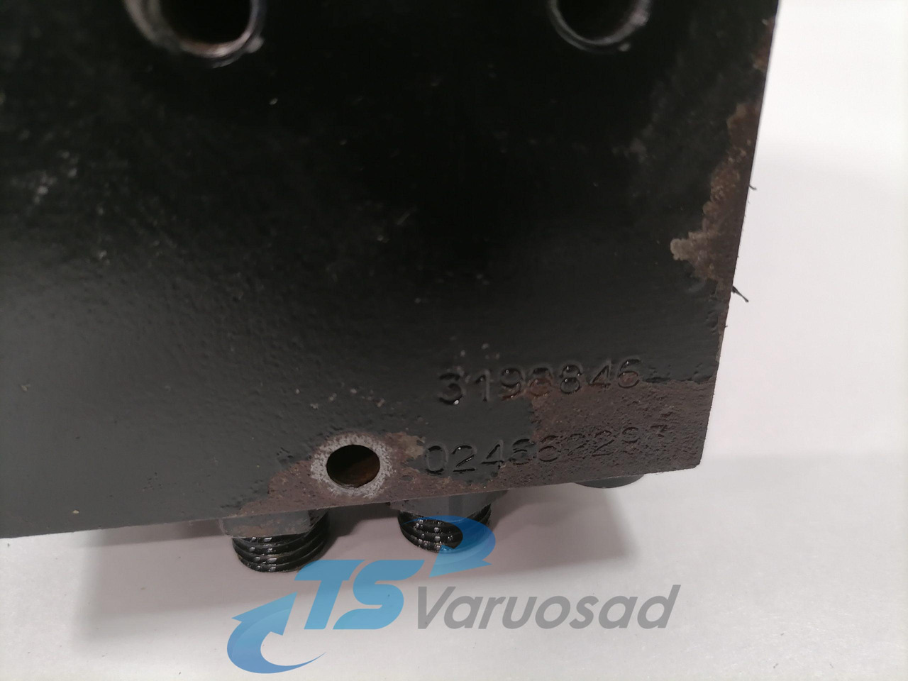 Volvo Cab tilting pump 3198846 - Suspension i kabinës për Kamioni: foto 4 Volvo Cab tilting pump 3198846 - Suspension i kabinës për Kamioni: foto 4