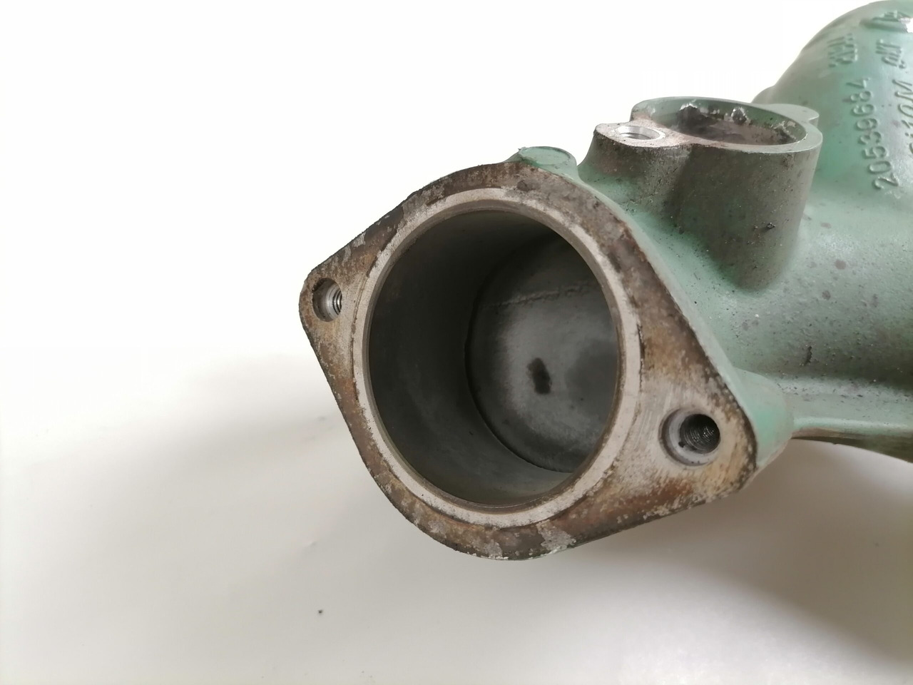 Volvo Coolant pipe 20539684 - Sistemi i ftohjes për Kamioni: foto 2 Volvo Coolant pipe 20539684 - Sistemi i ftohjes për Kamioni: foto 2
