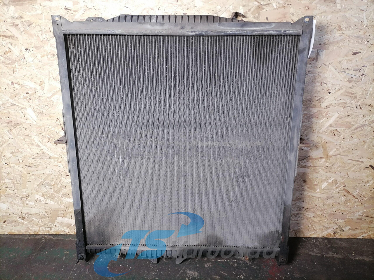 Volvo Cooling radiator 20758820 - Radiatori për Kamioni: foto 2 Volvo Cooling radiator 20758820 - Radiatori për Kamioni: foto 2