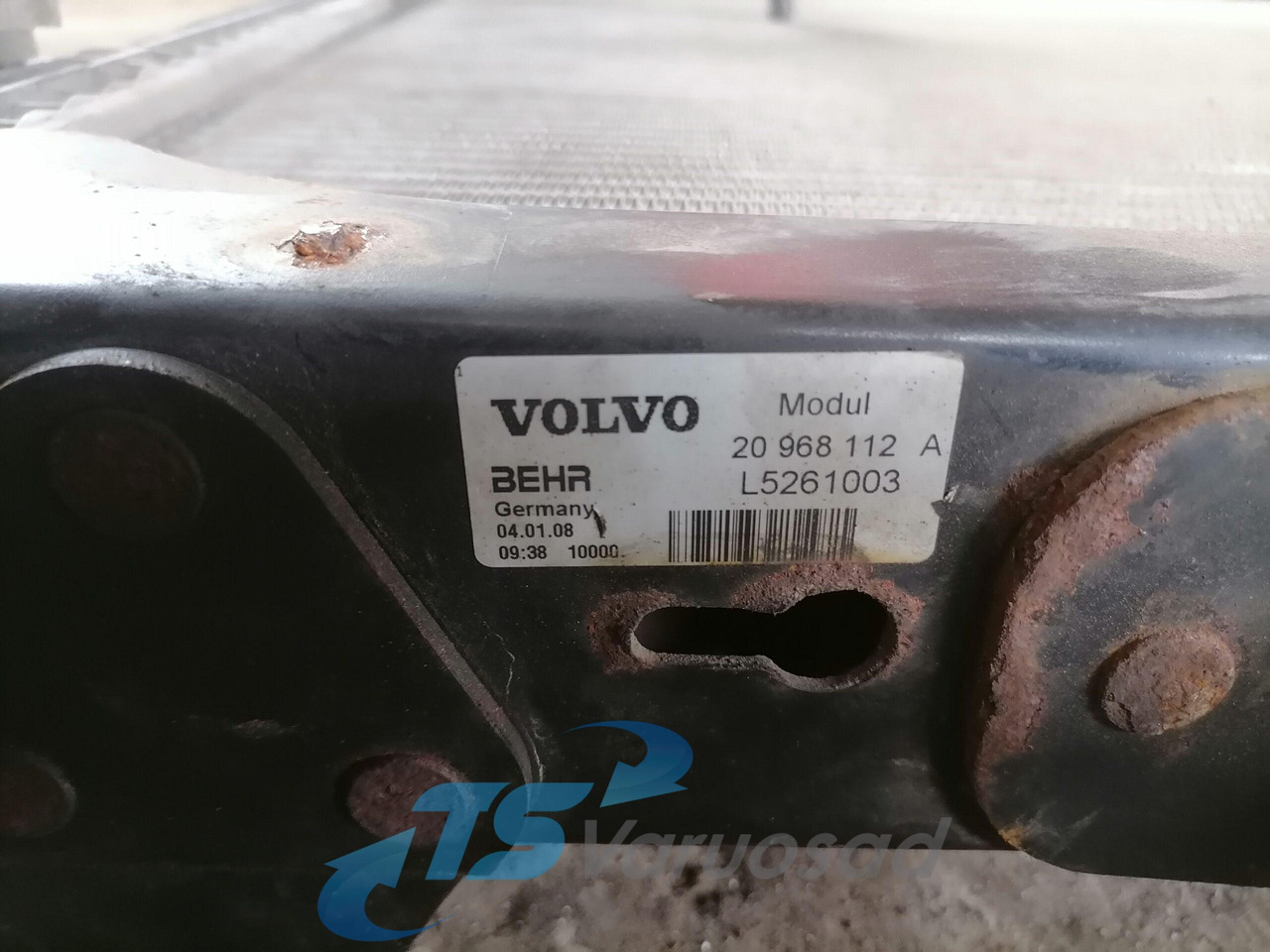 Volvo Cooling radiator 20810099 - Radiatori për Kamioni: foto 3 Volvo Cooling radiator 20810099 - Radiatori për Kamioni: foto 3