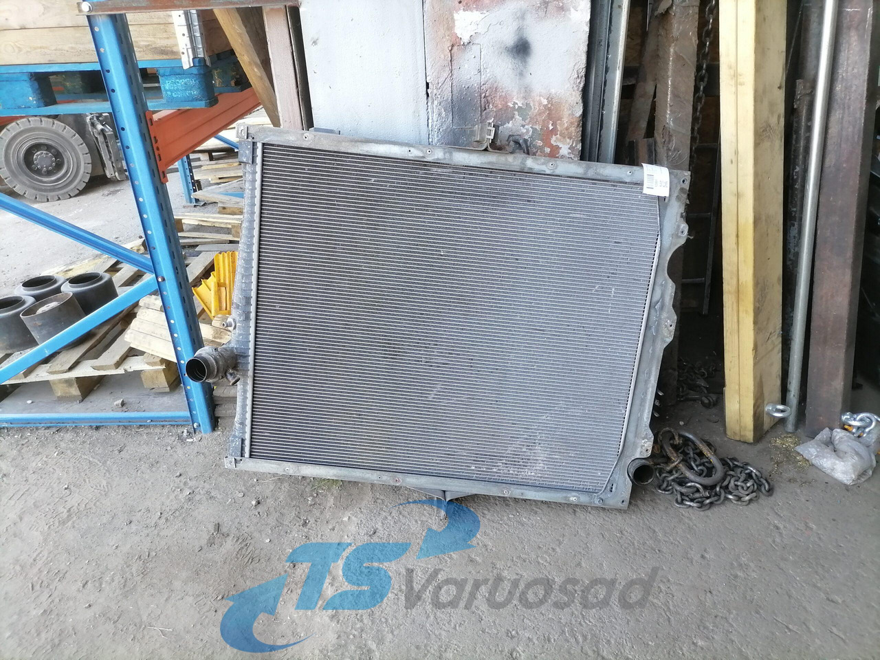 Volvo Cooling radiator 22062259 - Radiatori për Kamioni: foto 4 Volvo Cooling radiator 22062259 - Radiatori për Kamioni: foto 4
