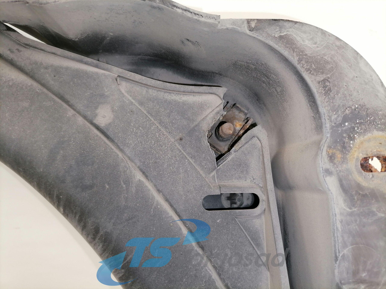 Volvo Fan shroud 20869865 - Radiatori për Kamioni: foto 3 Volvo Fan shroud 20869865 - Radiatori për Kamioni: foto 3