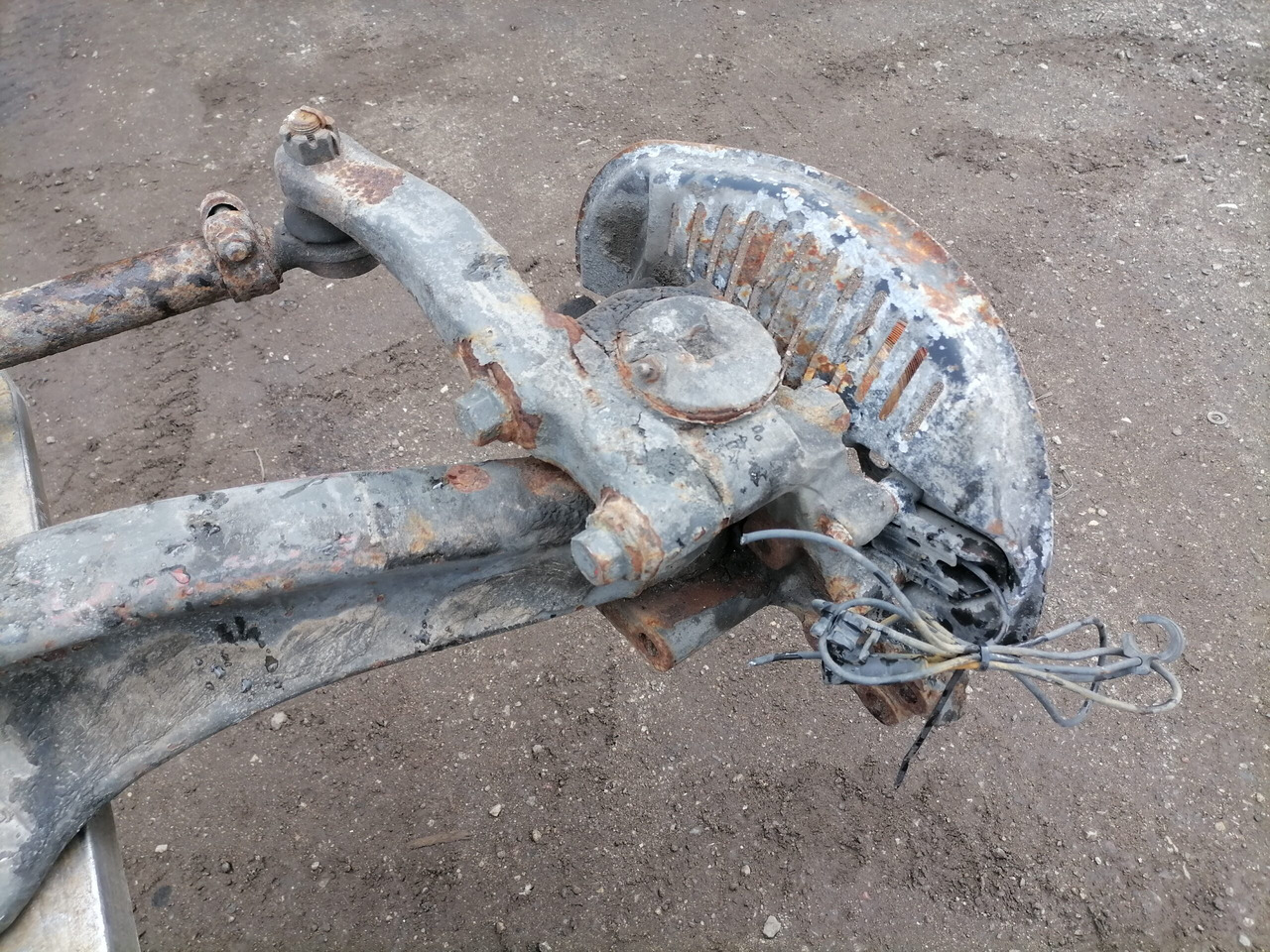 Volvo First axel housing 20399060 - Aksi i përparmë për Kamioni: foto 2 Volvo First axel housing 20399060 - Aksi i përparmë për Kamioni: foto 2