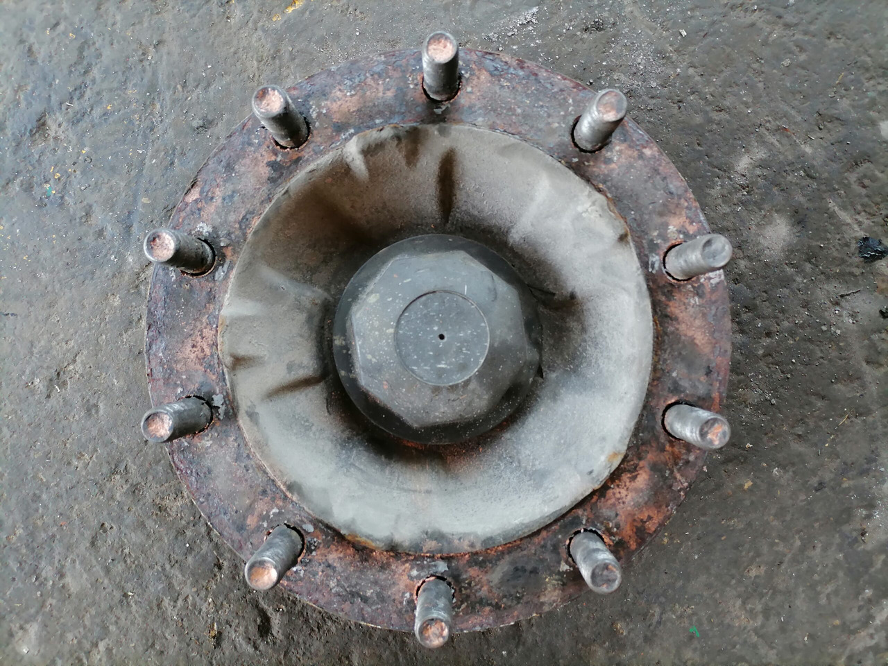 Volvo First wheel hub 1026659 - Bucelë rrote për Kamioni: foto 5 Volvo First wheel hub 1026659 - Bucelë rrote për Kamioni: foto 5