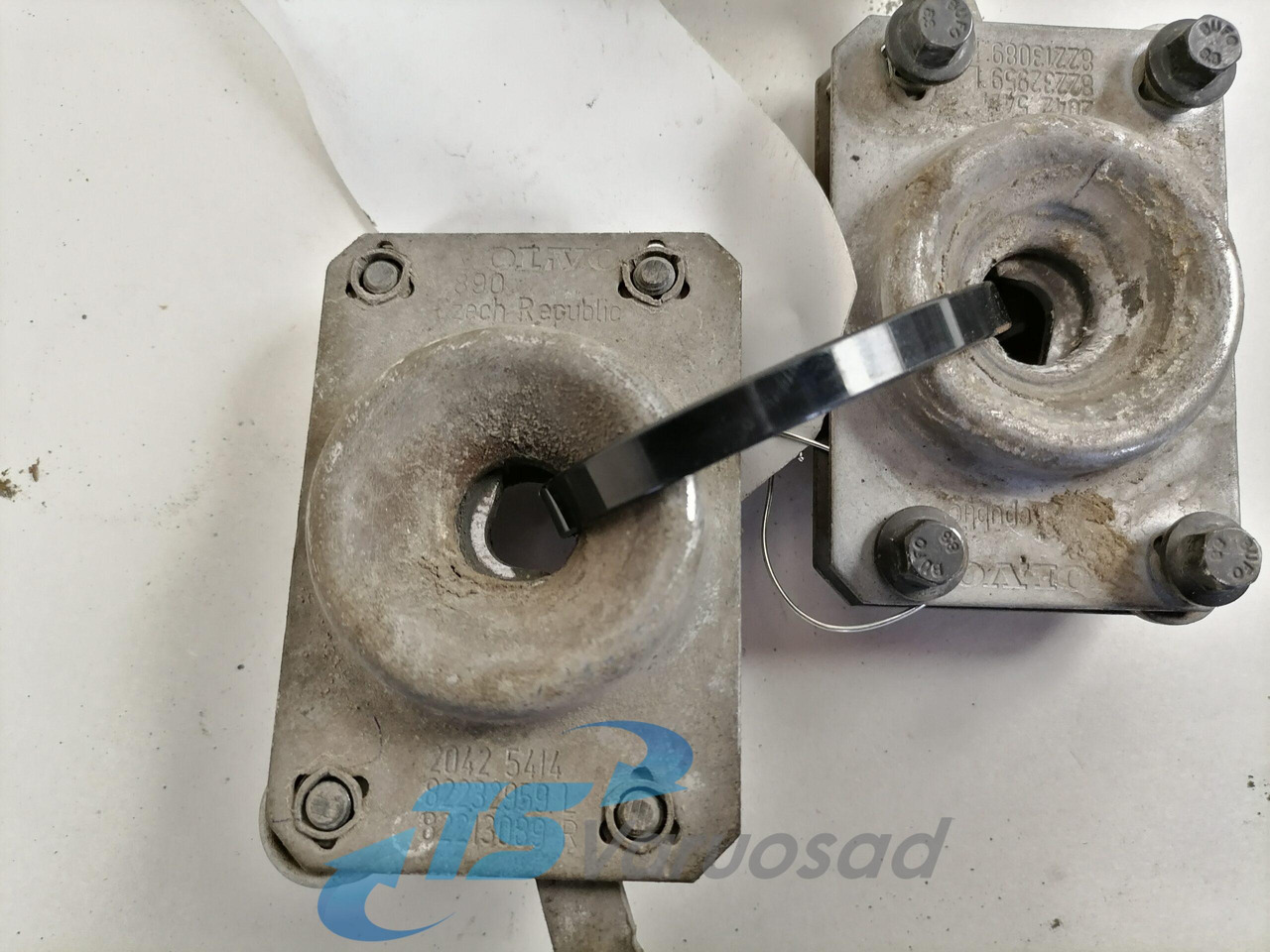 Volvo Iluvõre lukk 20425414 - Grilë për Kamioni: foto 3 Volvo Iluvõre lukk 20425414 - Grilë për Kamioni: foto 3