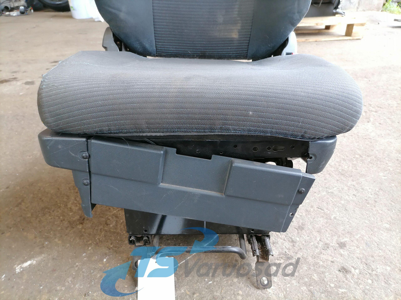 Volvo Passenger seat 7420862569 - Ndenjësja për Kamioni: foto 4 Volvo Passenger seat 7420862569 - Ndenjësja për Kamioni: foto 4