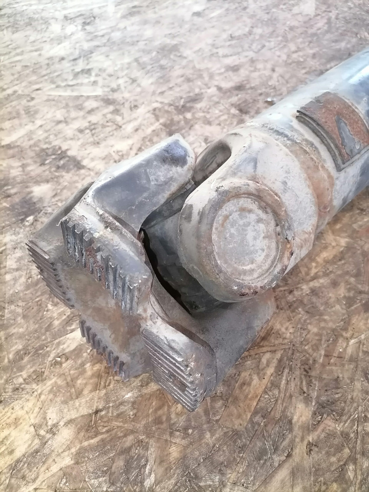 Volvo Propeller shaft 1067769 - Bosht kardanike për Kamioni: foto 3 Volvo Propeller shaft 1067769 - Bosht kardanike për Kamioni: foto 3