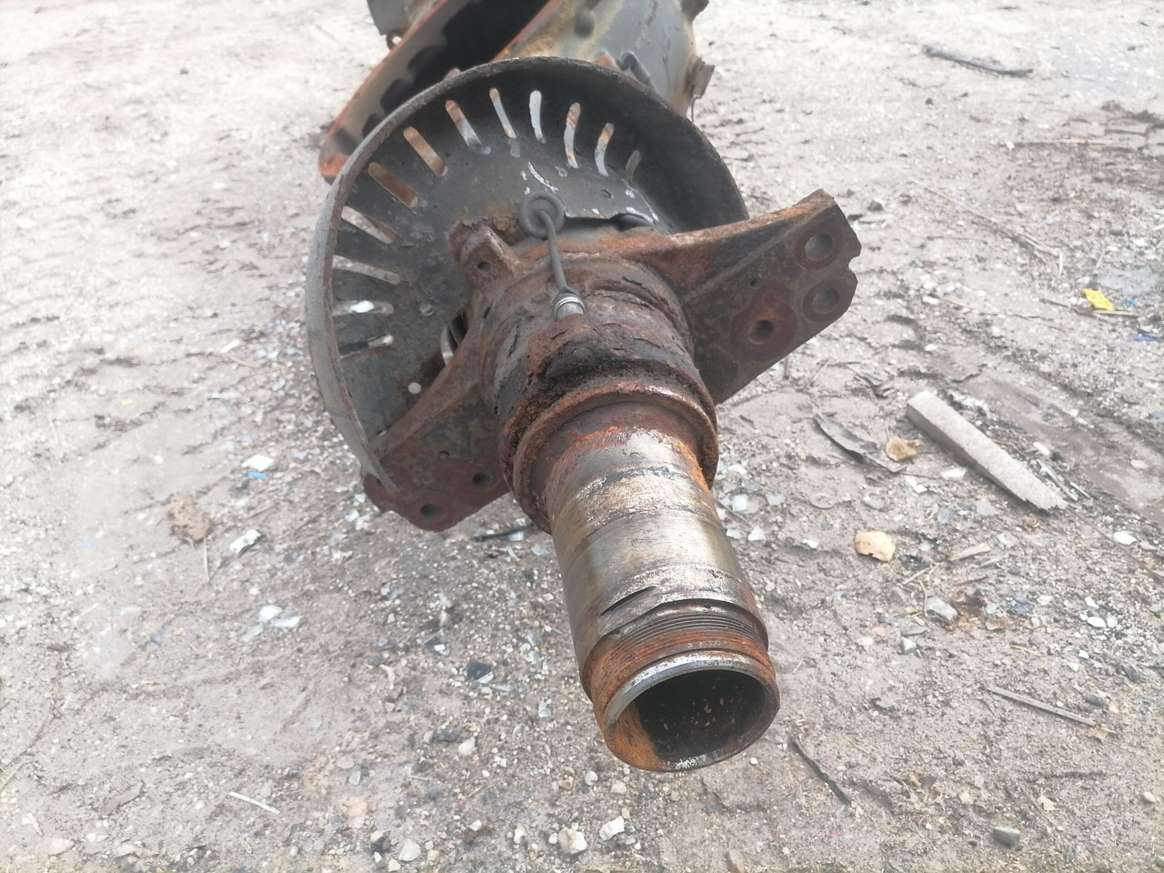 Volvo Rear axel housing 3201N9244B - Bosht dhe pjesë këmbimi për Kamioni: foto 5 Volvo Rear axel housing 3201N9244B - Bosht dhe pjesë këmbimi për Kamioni: foto 5
