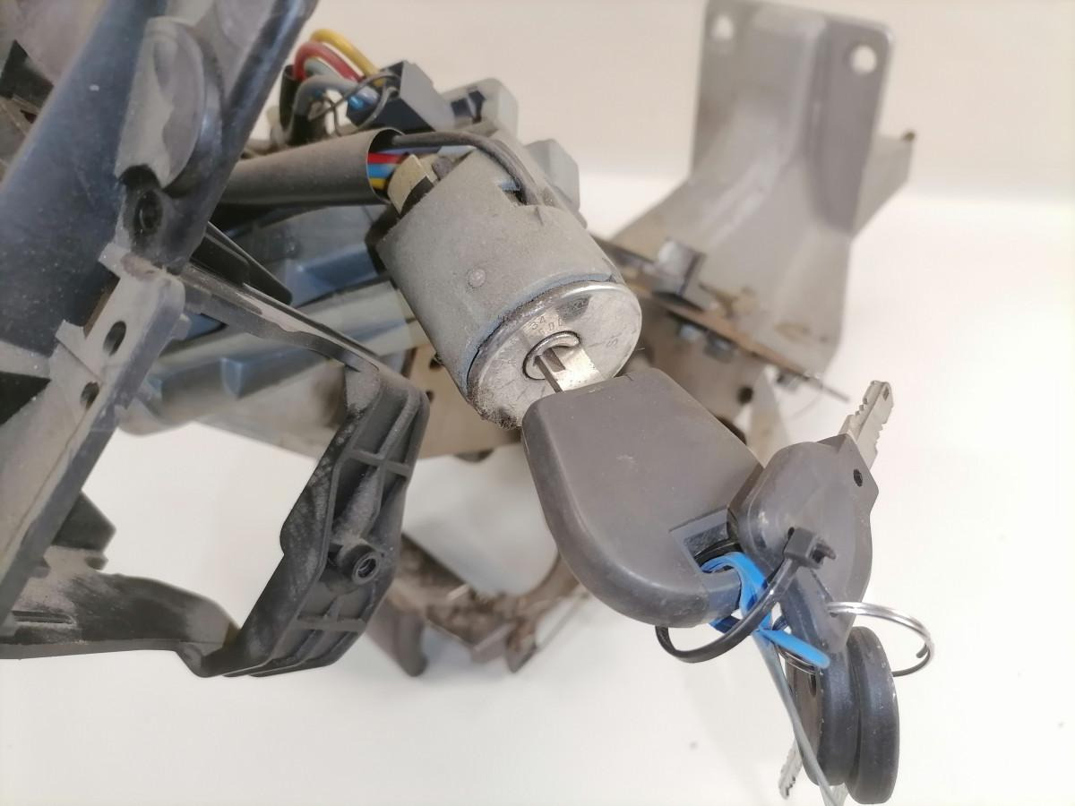 Volvo Roolisammas 20812322 - Kolona e drejtimit për Kamioni: foto 5 Volvo Roolisammas 20812322 - Kolona e drejtimit për Kamioni: foto 5