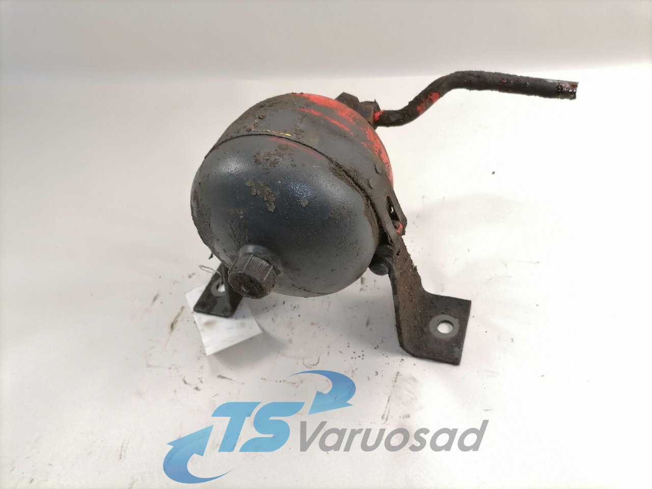 Volvo Roolivõimendi õlisurve akumulaator 3987649 - Tubi i sistemit të drejtimit për Kamioni: foto 3 Volvo Roolivõimendi õlisurve akumulaator 3987649 - Tubi i sistemit të drejtimit për Kamioni: foto 3