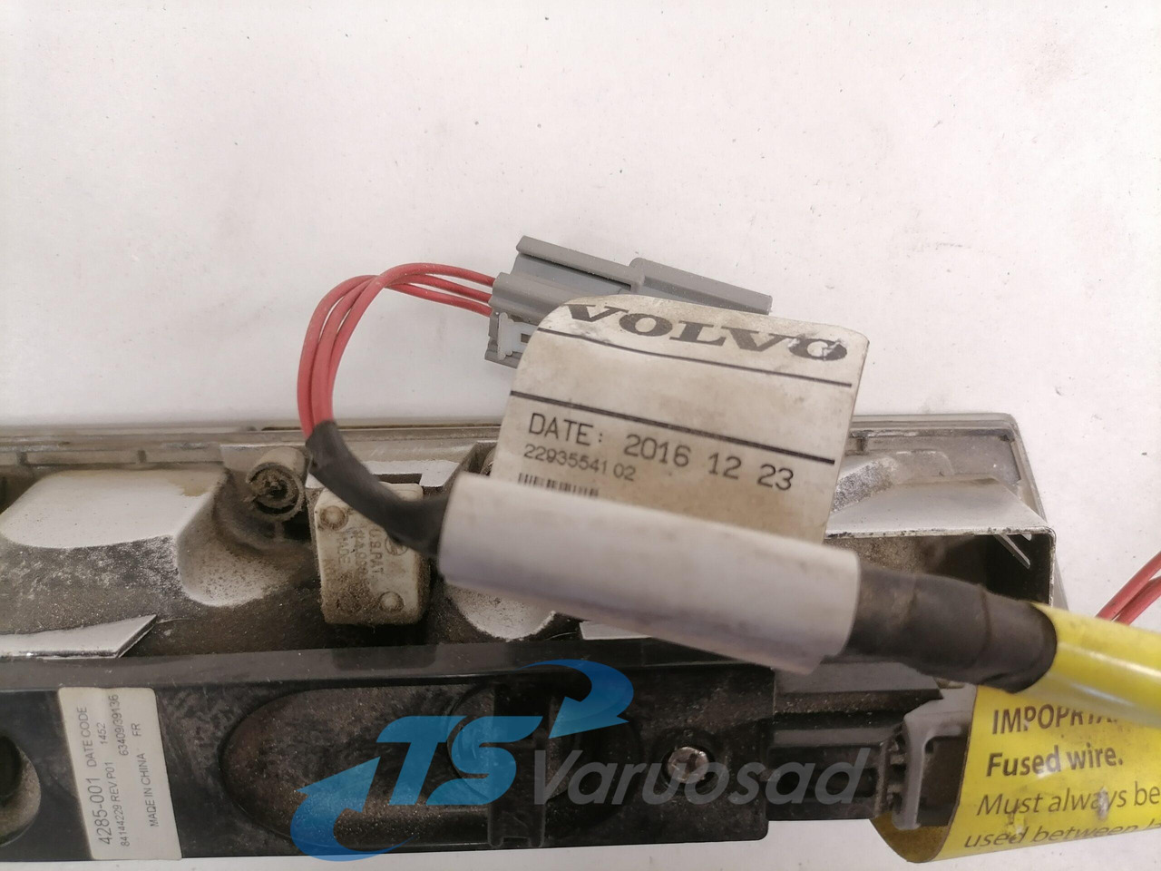 Volvo Salongi valgusti 84144229 - Pjesa universale për Kamioni: foto 4 Volvo Salongi valgusti 84144229 - Pjesa universale për Kamioni: foto 4