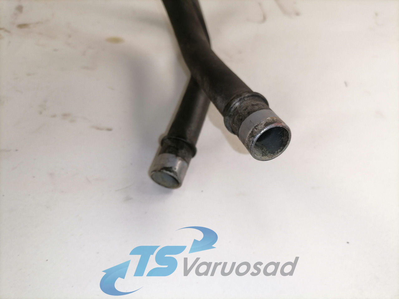 Volvo Salongisoojendus torud 21913681 - Ngrohja/ Ventilimi për Kamioni: foto 3 Volvo Salongisoojendus torud 21913681 - Ngrohja/ Ventilimi për Kamioni: foto 3