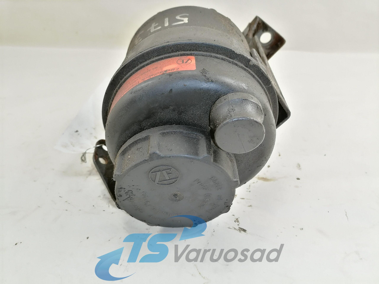 Volvo Steering oil tank+ bracket 1592945 - Tubi i sistemit të drejtimit për Kamioni: foto 2 Volvo Steering oil tank+ bracket 1592945 - Tubi i sistemit të drejtimit për Kamioni: foto 2