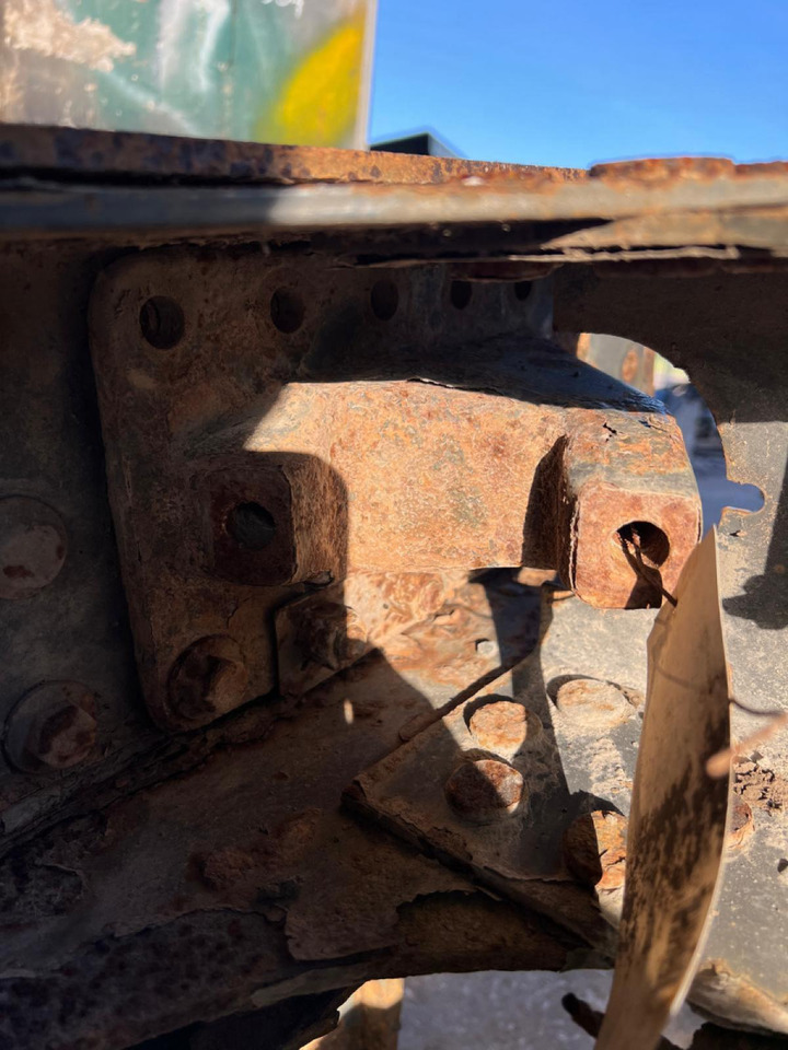 Volvo V-rod bracket 20393738 - Bosht dhe pjesë këmbimi për Kamioni: foto 1 Volvo V-rod bracket 20393738 - Bosht dhe pjesë këmbimi për Kamioni: foto 1