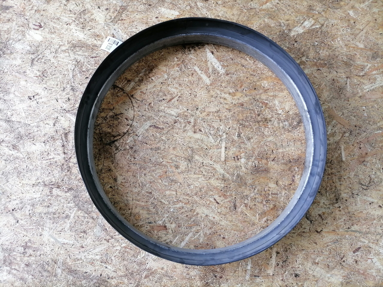 Volvo Ventilaatori metallrõngas 22134195 - Radiatori për Kamioni: foto 3 Volvo Ventilaatori metallrõngas 22134195 - Radiatori për Kamioni: foto 3