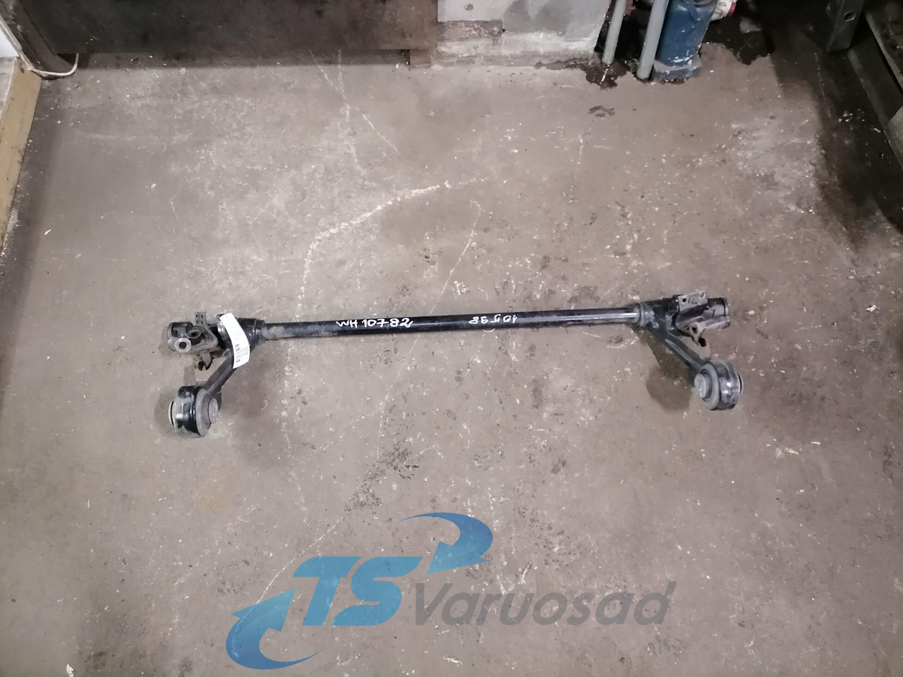 Volvo Volvo FH kabiini torsioonvarras 21750162 - Suspension i kabinës për Kamioni: foto 1 Volvo Volvo FH kabiini torsioonvarras 21750162 - Suspension i kabinës për Kamioni: foto 1