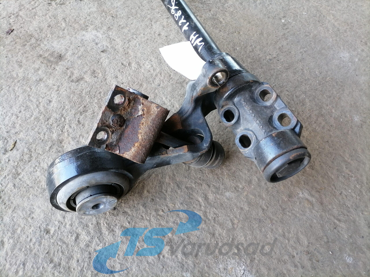 Volvo Volvo FH kabiini torsioonvarras 22004643 - Suspension i kabinës për Kamioni: foto 2 Volvo Volvo FH kabiini torsioonvarras 22004643 - Suspension i kabinës për Kamioni: foto 2