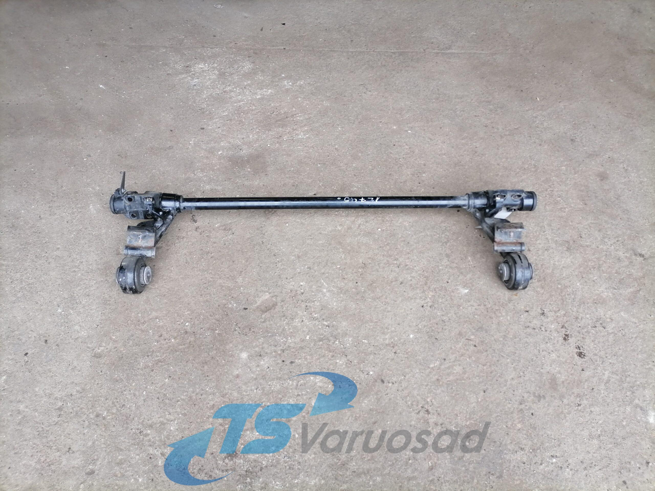 Volvo Volvo FH kabiini torsioonvarras 22004643 - Suspension i kabinës për Kamioni: foto 1 Volvo Volvo FH kabiini torsioonvarras 22004643 - Suspension i kabinës për Kamioni: foto 1