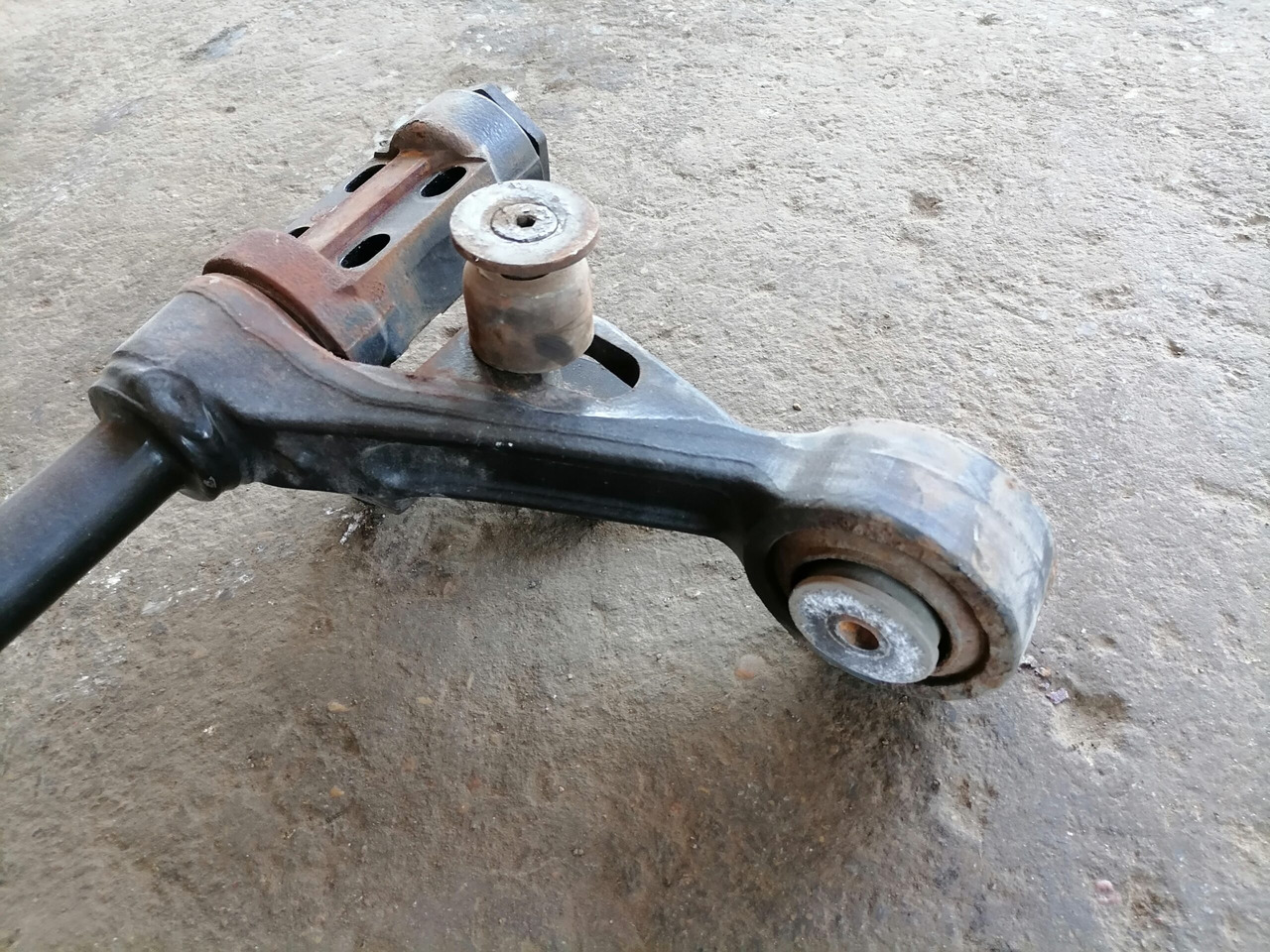 Volvo Volvo FH kabiini torsioonvarras 3198853 - Suspension i kabinës për Kamioni: foto 3 Volvo Volvo FH kabiini torsioonvarras 3198853 - Suspension i kabinës për Kamioni: foto 3