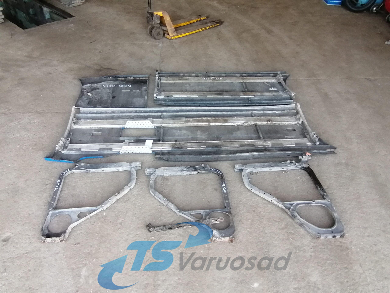 Volvo Volvo küljespoilerite komplekt 82219085 - Aerodinamikë/ Kuadër i drejtimit të tërthortë për Kamioni: foto 2 Volvo Volvo küljespoilerite komplekt 82219085 - Aerodinamikë/ Kuadër i drejtimit të tërthortë për Kamioni: foto 2