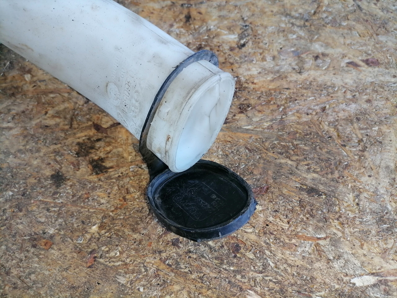 Volvo Windscreen washer fluid tank 20382655 - Fshirëse për Kamioni: foto 5 Volvo Windscreen washer fluid tank 20382655 - Fshirëse për Kamioni: foto 5