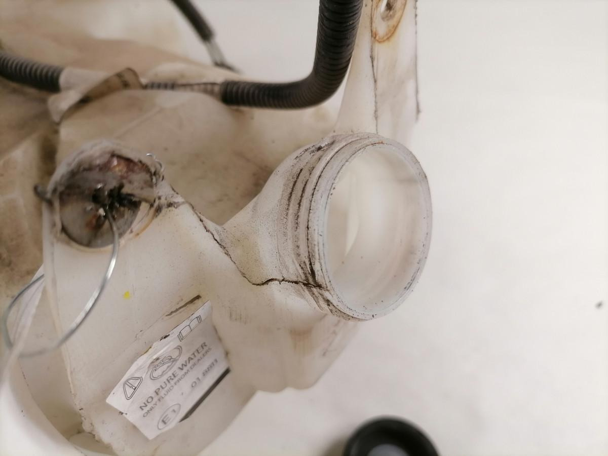 Volvo Windscreen washer fluid tank 20717061 - Fshirëse për Kamioni: foto 3 Volvo Windscreen washer fluid tank 20717061 - Fshirëse për Kamioni: foto 3