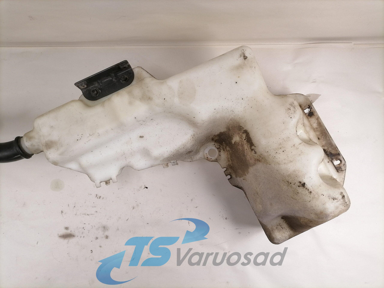 Volvo Windscreen washer fluid tank 84092259 - Fshirëse për Kamioni: foto 5 Volvo Windscreen washer fluid tank 84092259 - Fshirëse për Kamioni: foto 5