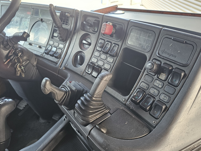 Lizingu i Scania R164.580 V8 / MANUAL / RETARDER / TOPLINE Scania R164.580 V8 / MANUAL / RETARDER / TOPLINE: foto 17 Lizingu i Scania R164.580 V8 / MANUAL / RETARDER / TOPLINE Scania R164.580 V8 / MANUAL / RETARDER / TOPLINE: foto 17