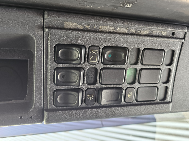 Lizingu i Scania R164.580 V8 / MANUAL / RETARDER / TOPLINE Scania R164.580 V8 / MANUAL / RETARDER / TOPLINE: foto 16 Lizingu i Scania R164.580 V8 / MANUAL / RETARDER / TOPLINE Scania R164.580 V8 / MANUAL / RETARDER / TOPLINE: foto 16