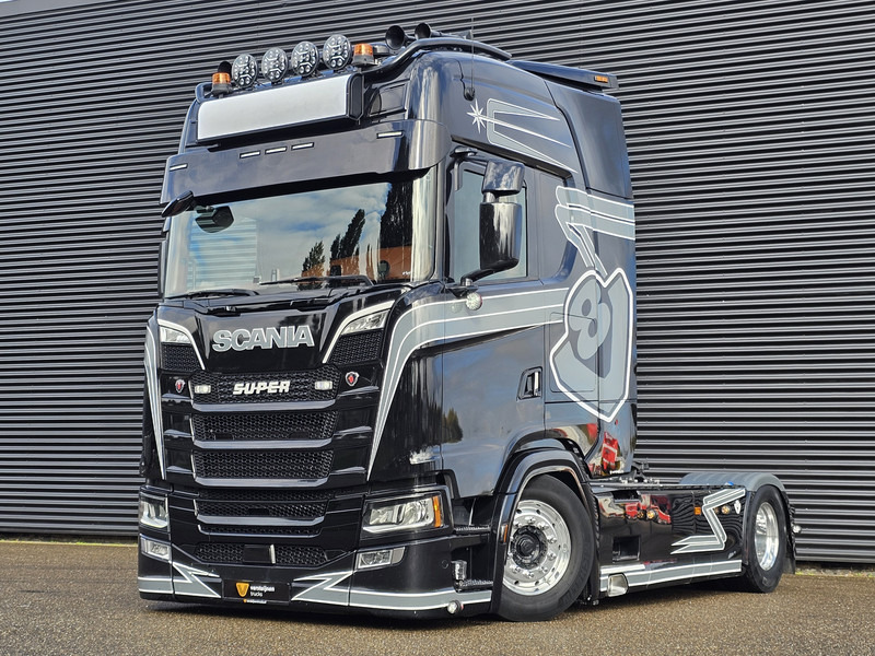 Scania S580 V8 / 4x2 / FULL AIR / RETARDER - Gjysmë-kamion: foto 1 Scania S580 V8 / 4x2 / FULL AIR / RETARDER - Gjysmë-kamion: foto 1
