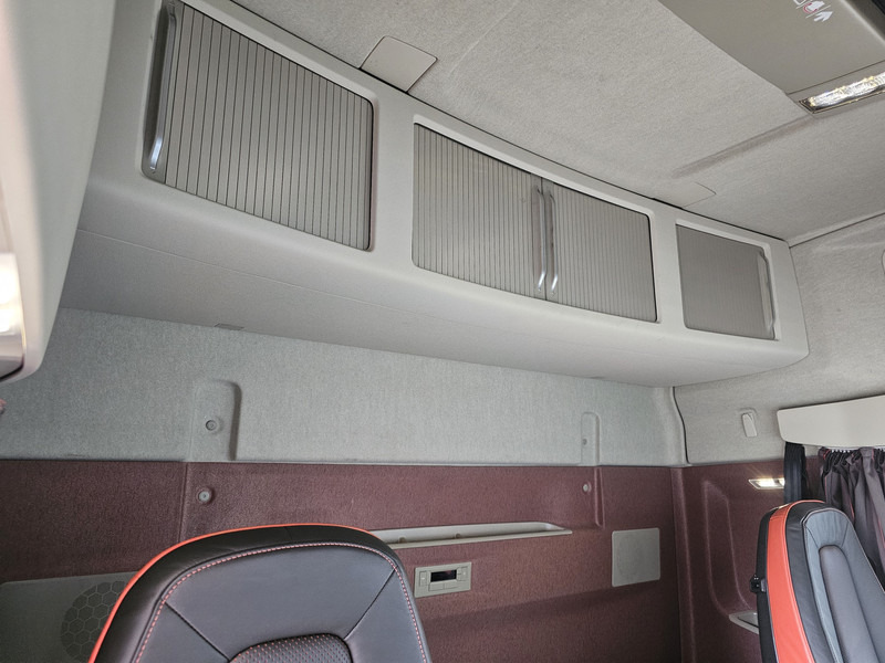 Kamioni Volvo FH 16 650 / 6x4 BOOGIE / HYDRAULIC / RETARDER / DYNAMIC STEER: foto 18