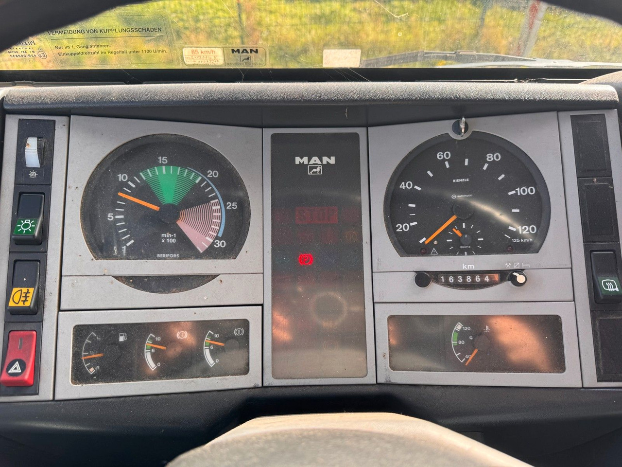 MAN 8.140 4X2 Pritsche Plane Original Km - Kamioncine me tendë: foto 2 MAN 8.140 4X2 Pritsche Plane Original Km - Kamioncine me tendë: foto 2