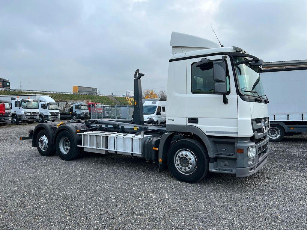 Mercedes-Benz 2541 6X2 Meiller Funk Zustand wie 200 tkm Mercedes-Benz 2541 6X2 Meiller RK 20.65 Funk | Top Zustand! - Kamion vetëngarkues: foto 1 Mercedes-Benz 2541 6X2 Meiller Funk Zustand wie 200 tkm Mercedes-Benz 2541 6X2 Meiller RK 20.65 Funk | Top Zustand! - Kamion vetëngarkues: foto 1